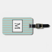 淡いブルー及びベージュ色ストライプのカスタムのモノグラム ラゲッジタグ (正面横)