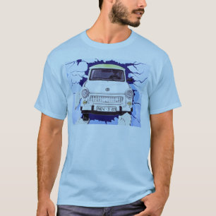 淡いブルーTrabant車ベルリンの壁 Tシャツ