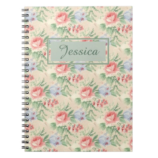 淡いヴィンテージピンクの花のパタパーソナライズされたーン ノートブック (正面)
