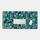 淡い紫のフローラの花と緑の葉植物 デスクマット (キーボード&マウス)