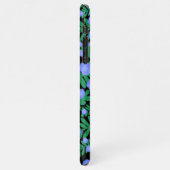 淡い紫のフローラの花と緑の葉植物 iPhoneケース (左側)