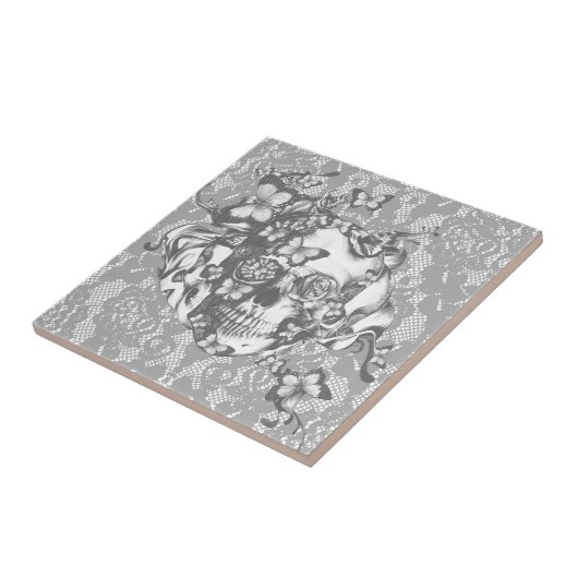 淡い色のな灰色の蝶レースのスカル タイル (側面)