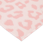 淡い色のな赤面のピンクのヒョウのプリント テーブルクロス (アングル)