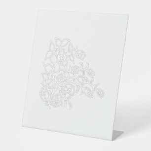 淡い色のグレー、ミルクホワイト、フローラデザイン 台座サイン