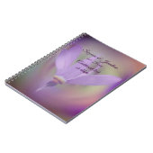 淡い色の紫パーソナライズされた結婚花 ノートブック (左側)