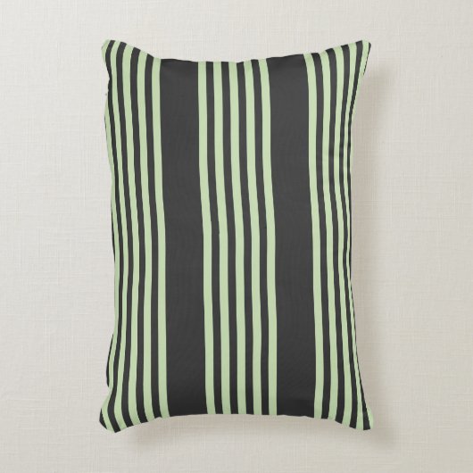 淡い色の緑と炭の五つストライプ模様 アクセントクッション (正面(垂直))