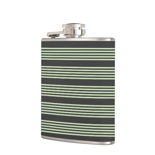 淡い色の緑と炭の五つストライプ模様 フラスク (左)