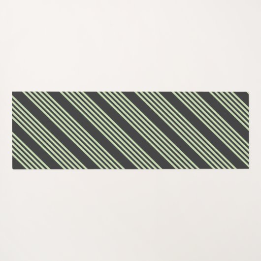 淡い色の緑と炭の五つストライプ模様 ヨガマット (裏面(横))