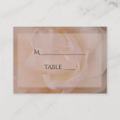 淡い色の赤面ピンクローズフローラ結婚座席表 プレイスカード (正面)