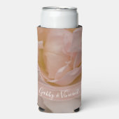 淡い色の赤面ピンクローズフローラ結婚式の引き出物 スリム缶クーラー (Seltzer正面)