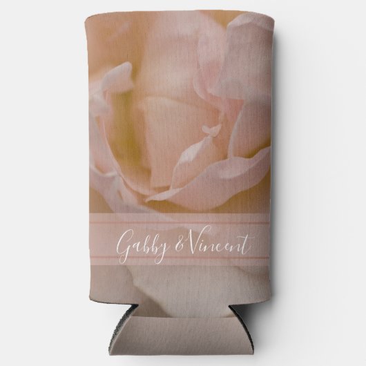 淡い色の赤面ピンクローズフローラ結婚式の引き出物 スリム缶クーラー (正面)