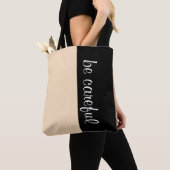 淡い茶色とテキストの色合い トートバッグ (クローズアップ)