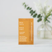 淡い茶色のレザー背景 | モダン文字 名刺 (スタンド正面)