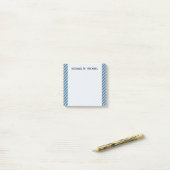 淡い青と灰色のストライプパターン+名前をカスタムする ポストイット (デスク上)