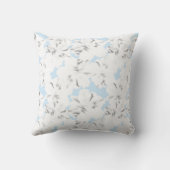 淡い青の上に白い花。 クッション (裏面)