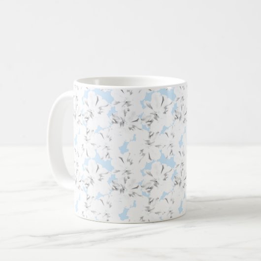 淡い青の上に白い花。 コーヒーマグカップ (正面左)