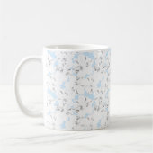 淡い青の上に白い花。 コーヒーマグカップ (左)
