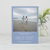 淡い青の写真付き結婚式リハーサルディナー 招待状 (スタンド正面)