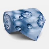 淡い青色の水の繊細な滴 ネクタイ (ロール)