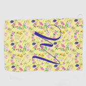 淡い黄色の繊細な山花。カスタム. ゴルフタオル (横)