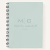 淡い ソフトな ライト パステル サージュ モス グリーン 色 ノートブック (正面)