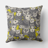 淡黄緑セーターのネズミ クッション (裏面)