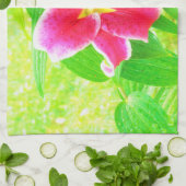 深いかわいらしピンクスターガーザーリリオンライムグリーン キッチンタオル (折り畳み)