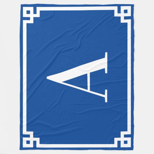 深いとブルーホワイトギリシャ鍵縁どモノグラムA フリースブランケット (正面)