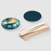 深いの青い海と日光の中でサメ ハンドファン (組立なし)