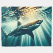 深いの青い海と日光の中でサメ フリースブランケット (正面(横))