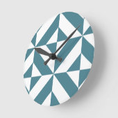 深いティール（緑がかった色）グリーンジオメトリックデコキューブパターン ラウンド壁時計 (傾斜)