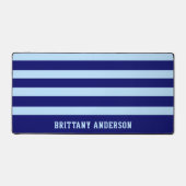 深いネイビーブルー&スカイブルーストライプズ模様 デスクマット (正面)