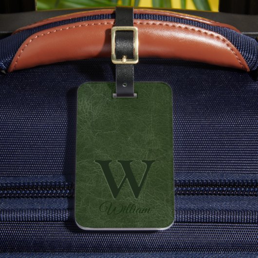 深いフォレストグリーンカウレザーのテクスチャーモノグラムの ラゲッジタグ (正面インサイチュ2)