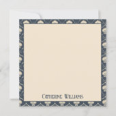 深いブルーとクリームシーシェルパターン ノートカード (正面)