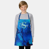 深いブルー水中アルコールインク エプロン (着用した状態)