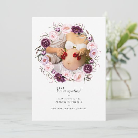 深いベルベットと赤面ピンクフローラ写真妊娠 案内状 (スタンド正面)