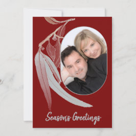 深いレッド&ソフトグリーン離れのクリスマスミニマル。 シーズンカード