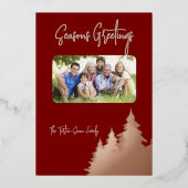 深いレッド&バラ金ゴールドクリスマスツリーズ写真 箔シーズンカード (正面)