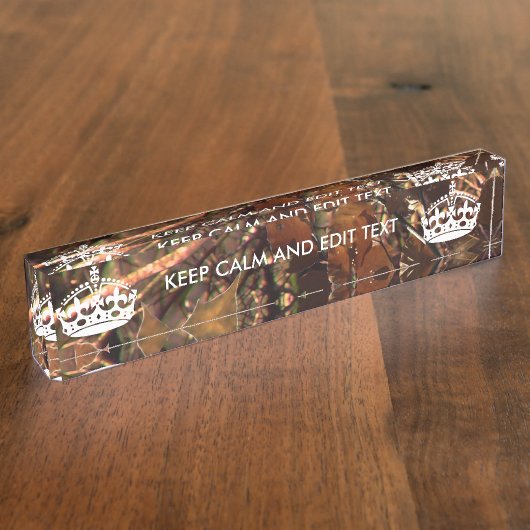 深い森の迷彩柄の秋は平静をあなたの文字保ちます デスクネームプレート (側面)