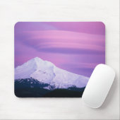 深い紫色の雲が山フードを囲む、の マウスパッド (マウス)