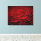 深い赤血バラオンブラック キャンバスプリント (インサイチュ (ウッドフロア))