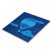 深い青の夜空に対する熱気の気球 タイル (側面)