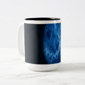 深い青の惑星 ツートーンマグカップ (正面左)