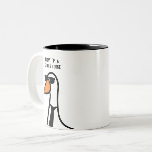 深刻おもしろいなグースコーヒーマグ ツートーンマグカップ (正面左)