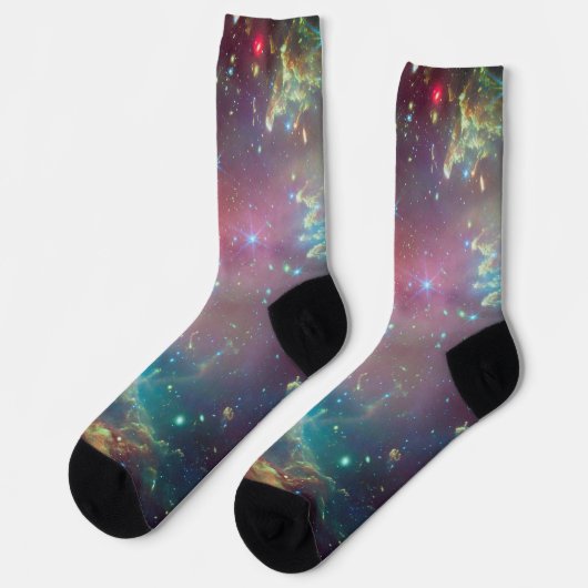 深宇宙の星団の変わったソックス ソックス (左)