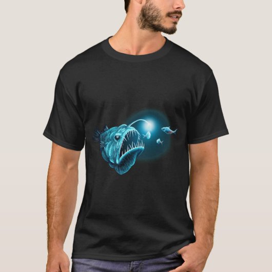 深海の捕食魚 Tシャツ (正面)