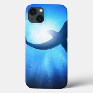 深海の鮫のシルエット iPhone 13ケース