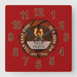 深紅の写真およびパーソナライズなバスケットボールの時計 スクエア壁時計