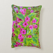 深紅の花が咲く美しい緑のワイゲラ アクセントクッション (裏面(縦))