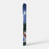 深紅色とクリスマスライト冬の雪 iPhone 15ケース (左側面)